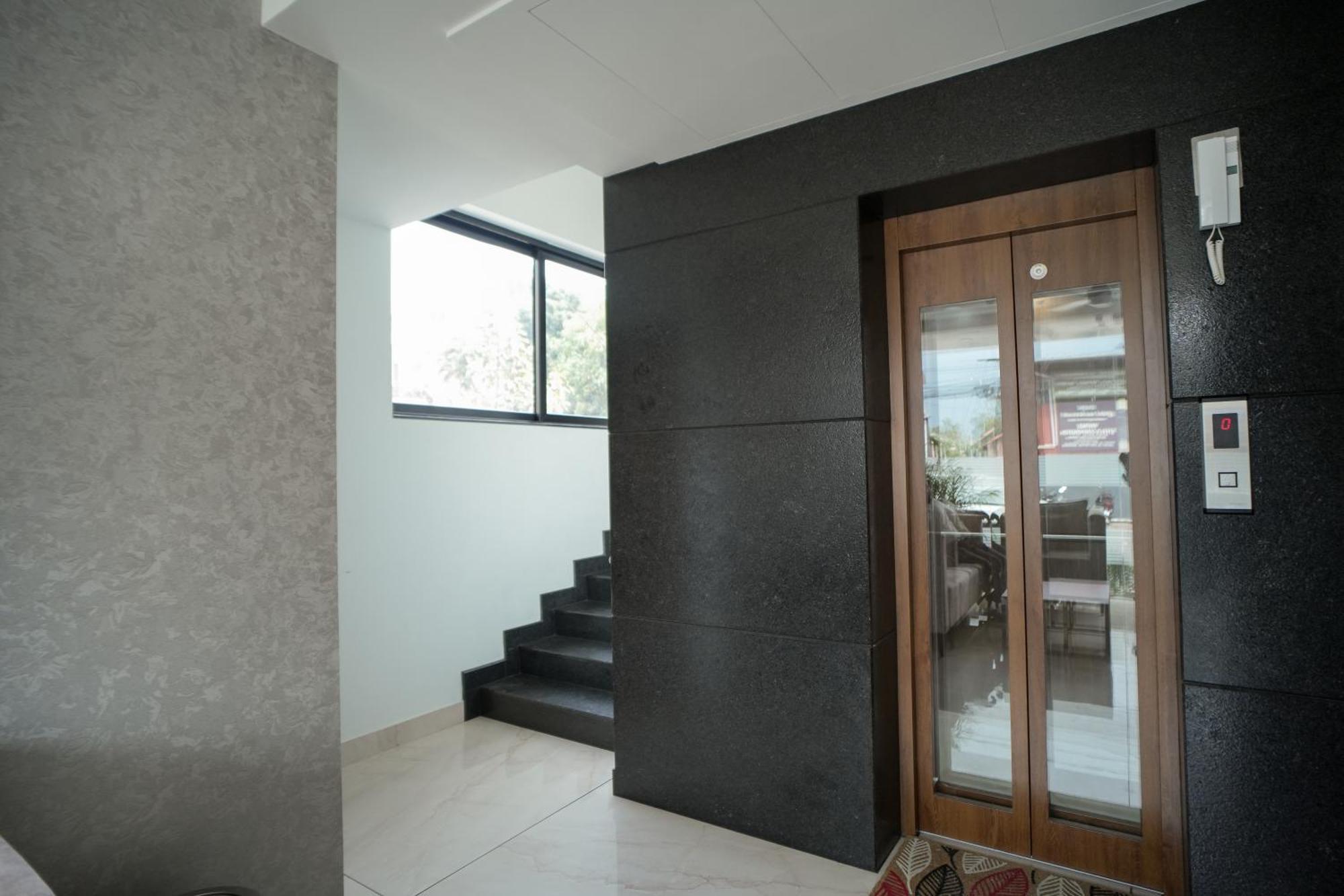 Sulu Residency Hotel Kochi Exterior photo